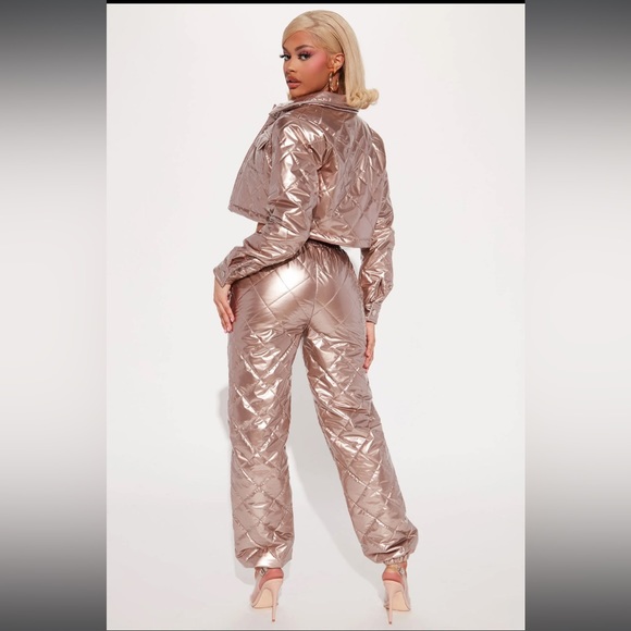 Give It All To Me 3 Piece Rose Gold Set. - Picture 2 of 5